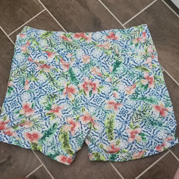 Womens Caribbean Joe Blue and Green Bermuda Shorts Vibrant Floral Design Size 12 - Picture 5 of 5